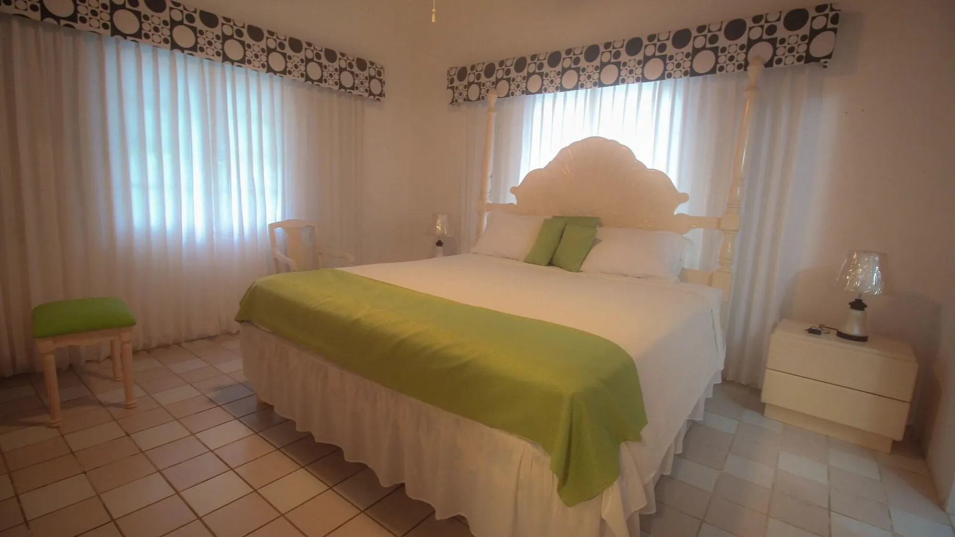 Kenwood Villa Suites Montego Bay 0*,